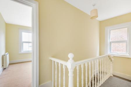 2 bedroom Flat to let in Stoke Road, Slough, SL2