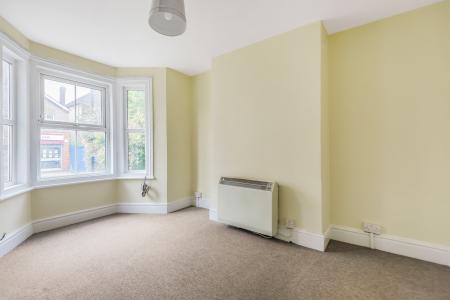 2 bedroom Flat to let in Stoke Road, Slough, SL2