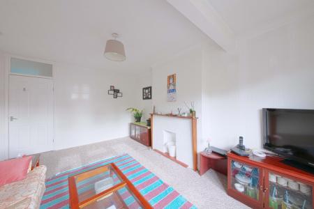 2 bedroom Flat to let in Somerset Lodge, Courtlands, Maidenhead, SL6