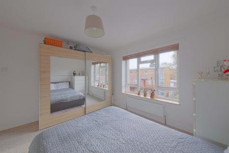 2 bedroom Flat to let in Somerset Lodge, Courtlands, Maidenhead, SL6