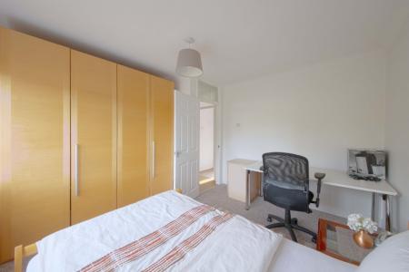 2 bedroom Flat to let in Somerset Lodge, Courtlands, Maidenhead, SL6