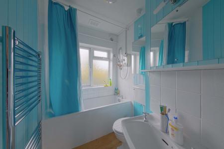 2 bedroom Flat to let in Somerset Lodge, Courtlands, Maidenhead, SL6