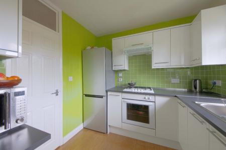 2 bedroom Flat to let in Somerset Lodge, Courtlands, Maidenhead, SL6