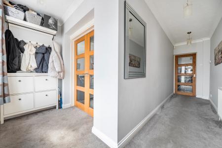 3 bedroom Semi-detached house to let in Blumfield Crescent, Burnham, Slough, SL1