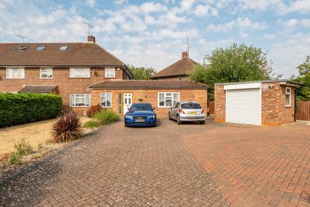 Blumfield Crescent, Burnham, Slough, SL1