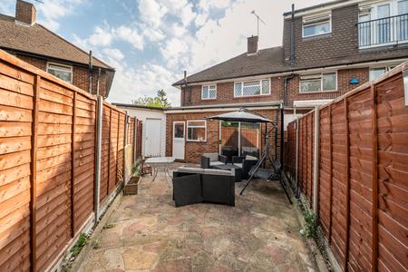 4 bedroom Semi-detached house to let in Blumfield Crescent, Burnham, Slough, SL1