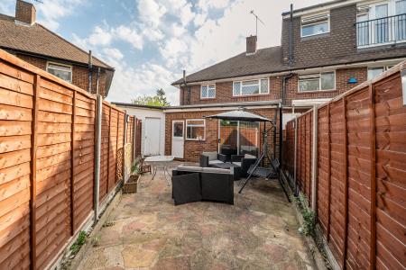 3 bedroom Semi-detached house to let in Blumfield Crescent, Burnham, Slough, SL1
