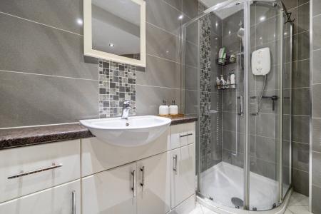 3 bedroom Semi-detached house to let in Blumfield Crescent, Burnham, Slough, SL1