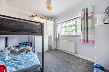 3 bedroom Semi-detached house to let in Blumfield Crescent, Burnham, Slough, SL1