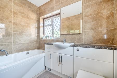 4 bedroom Semi-detached house to let in Blumfield Crescent, Burnham, Slough, SL1