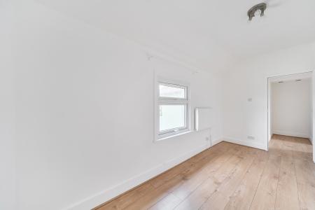 2 bedroom Flat to let in Furze Platt Road, Maidenhead, SL6