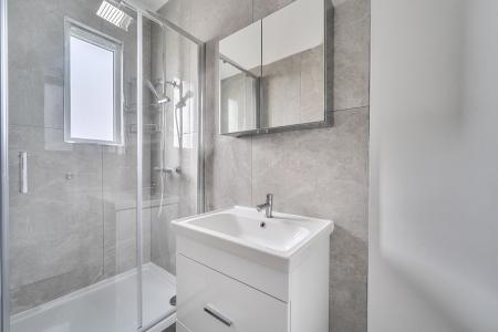 2 bedroom Flat to let in Furze Platt Road, Maidenhead, SL6