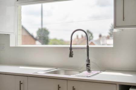2 bedroom Flat to let in Furze Platt Road, Maidenhead, SL6