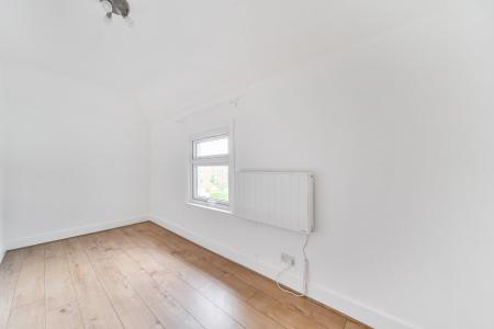 2 bedroom Flat to let in Furze Platt Road, Maidenhead, SL6