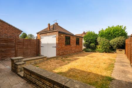 3 bedroom Semi-detached house to let in Queens Road, Eton Wick, Windsor, SL4
