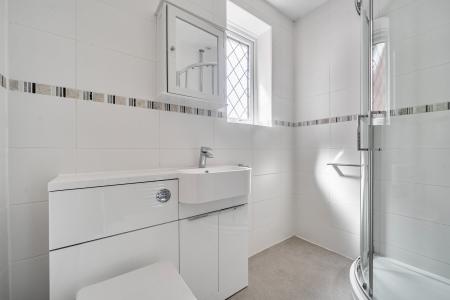 3 bedroom Semi-detached house to let in Queens Road, Eton Wick, Windsor, SL4