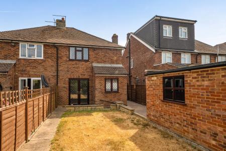 3 bedroom Semi-detached house to let in Queens Road, Eton Wick, Windsor, SL4
