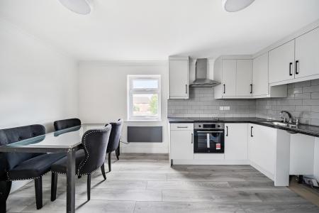 1 bedroom Detached house to let in Albany Road, Windsor, SL4