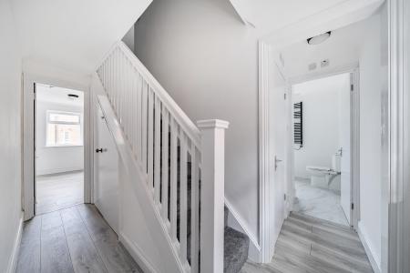 1 bedroom Detached house to let in Albany Road, Windsor, SL4
