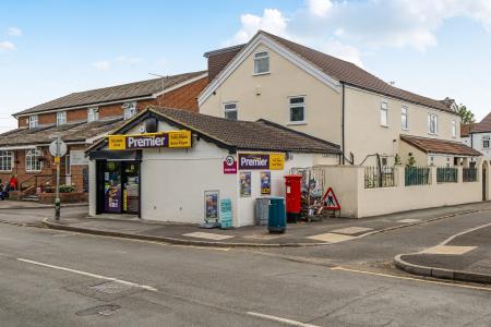 1 bedroom Detached house to let in Albany Road, Windsor, SL4