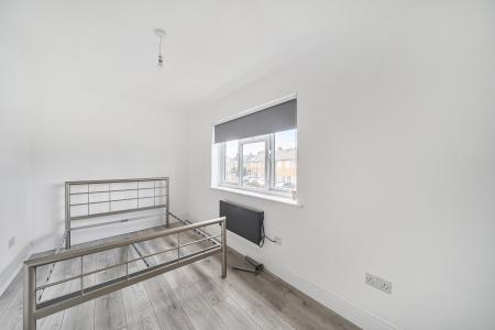 1 bedroom Detached house to let in Albany Road, Windsor, SL4
