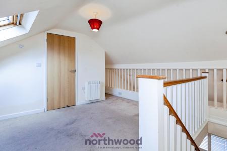 2 bedroom Flat to let in Oxford Road, Windsor, SL4
