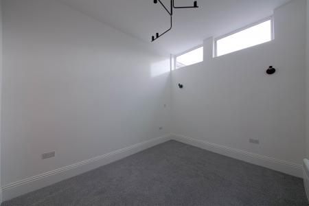 1 bedroom Flat to let in Queen Street, Maidenhead, SL6