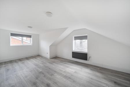1 bedroom Detached house to let in Albany Road, Windsor, SL4