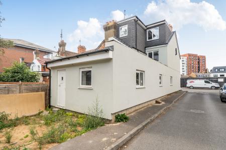 1 bedroom House share to let in Bell Street, Maidenhead, SL6