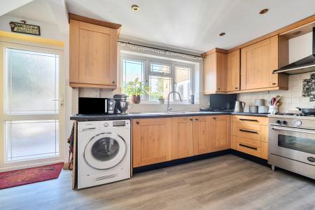4 bedroom Semi-detached house for sale in Swan Cottage Harcourt Road, Maidenhead, SL6