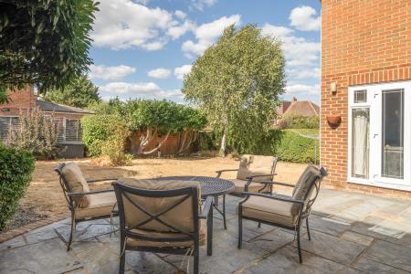 4 bedroom Semi-detached house for sale in Swan Cottage Harcourt Road, Maidenhead, SL6