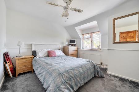 4 bedroom Semi-detached house for sale in Swan Cottage Harcourt Road, Maidenhead, SL6