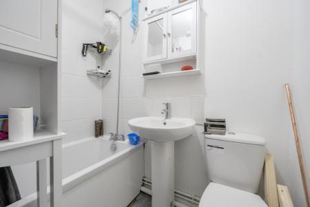 1 bedroom Flat to let in Maidenhall Road, Slough, SL1