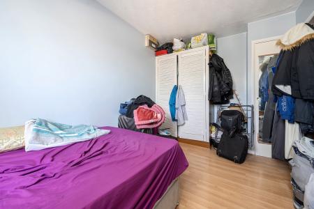 1 bedroom Flat to let in Maidenhall Road, Slough, SL1
