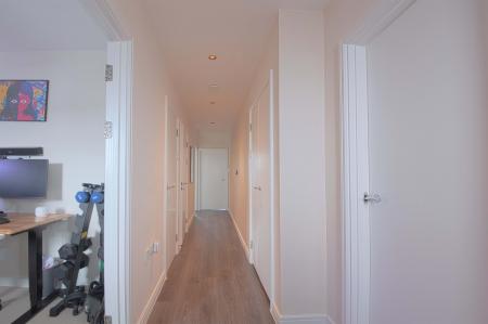 3 bedroom Flat to let in Kidwells Close, Maidenhead, SL6