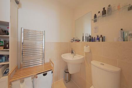 3 bedroom Flat to let in Kidwells Close, Maidenhead, SL6
