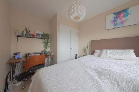 3 bedroom Flat to let in Kidwells Close, Maidenhead, SL6