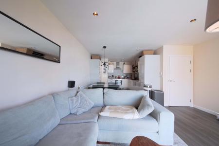 3 bedroom Flat to let in Kidwells Close, Maidenhead, SL6