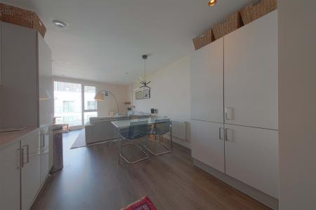 3 bedroom Flat to let in Kidwells Close, Maidenhead, SL6