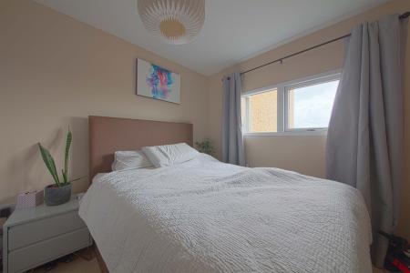 3 bedroom Flat to let in Kidwells Close, Maidenhead, SL6