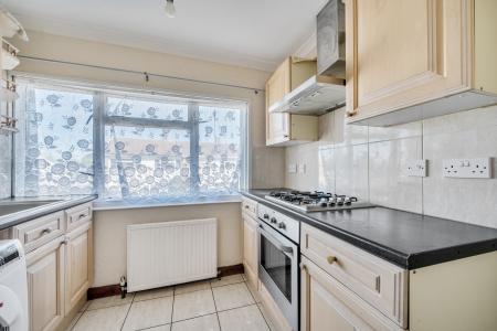 1 bedroom Maisonette to let in Tamar Way, Langley, Slough, SL3