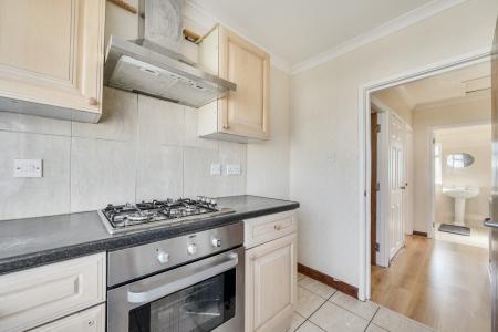 1 bedroom Maisonette to let in Tamar Way, Langley, Slough, SL3