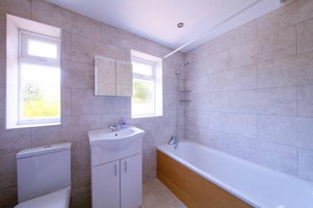 3 bedroom Terraced House to let in Fairacre, Maidenhead, SL6