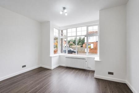 2 bedroom Flat to let in Laburnham Road, Maidenhead, SL6