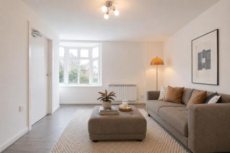 1 bedroom Flat to let in Laburnham Road, Maidenhead, SL6