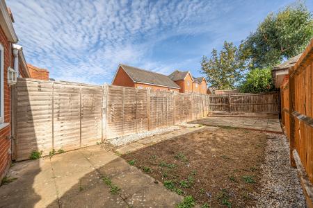 4 bedroom Terraced House to let in Bantry Road, Slough, SL1