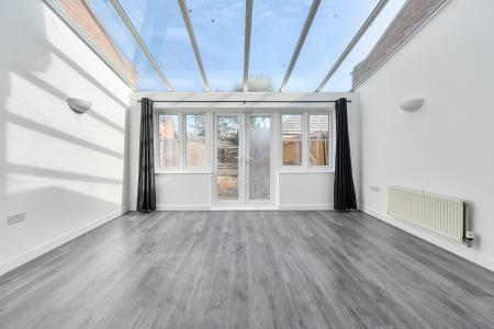 4 bedroom Terraced House to let in Bantry Road, Slough, SL1