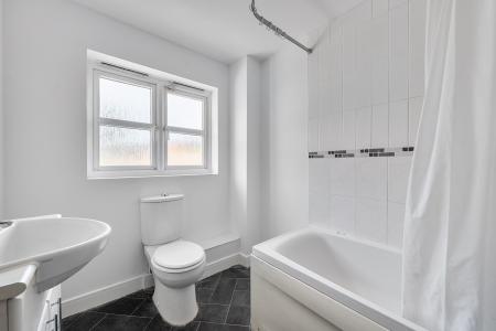 4 bedroom Terraced House to let in Bantry Road, Slough, SL1