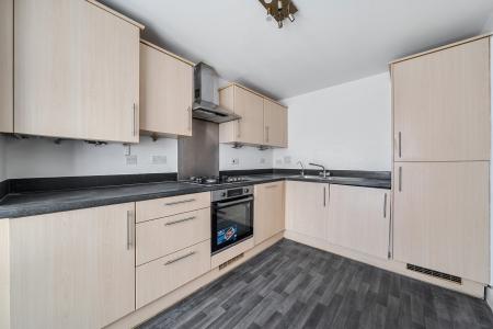 4 bedroom Terraced House to let in Bantry Road, Slough, SL1