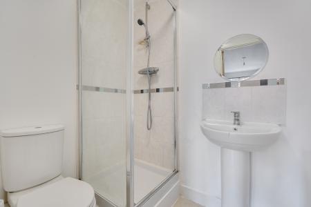 4 bedroom Terraced House to let in Bantry Road, Slough, SL1